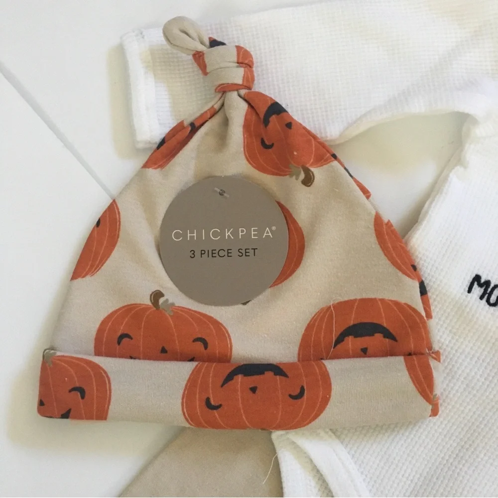 Baby (3-6M) Chickpea “Mommy's Little Pumpkin” Beige & White Baby Halloween Theme